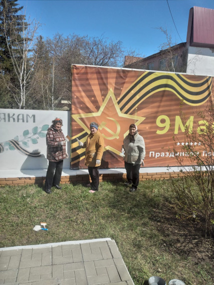 В преддверии празднования 79-й годовщины Победы в Великой Отечественной войне, члены Совета ветеранов п.Новоомский провели очередной субботник у памятника погибшим в Великой Отечественной войне.. В преддверии празднования 79-й годовщины Победы в Великой Отечественной войне, члены Совета ветеранов п.Новоомский провели очередной субботник у памятника погибшим в Великой Отечественной войне..